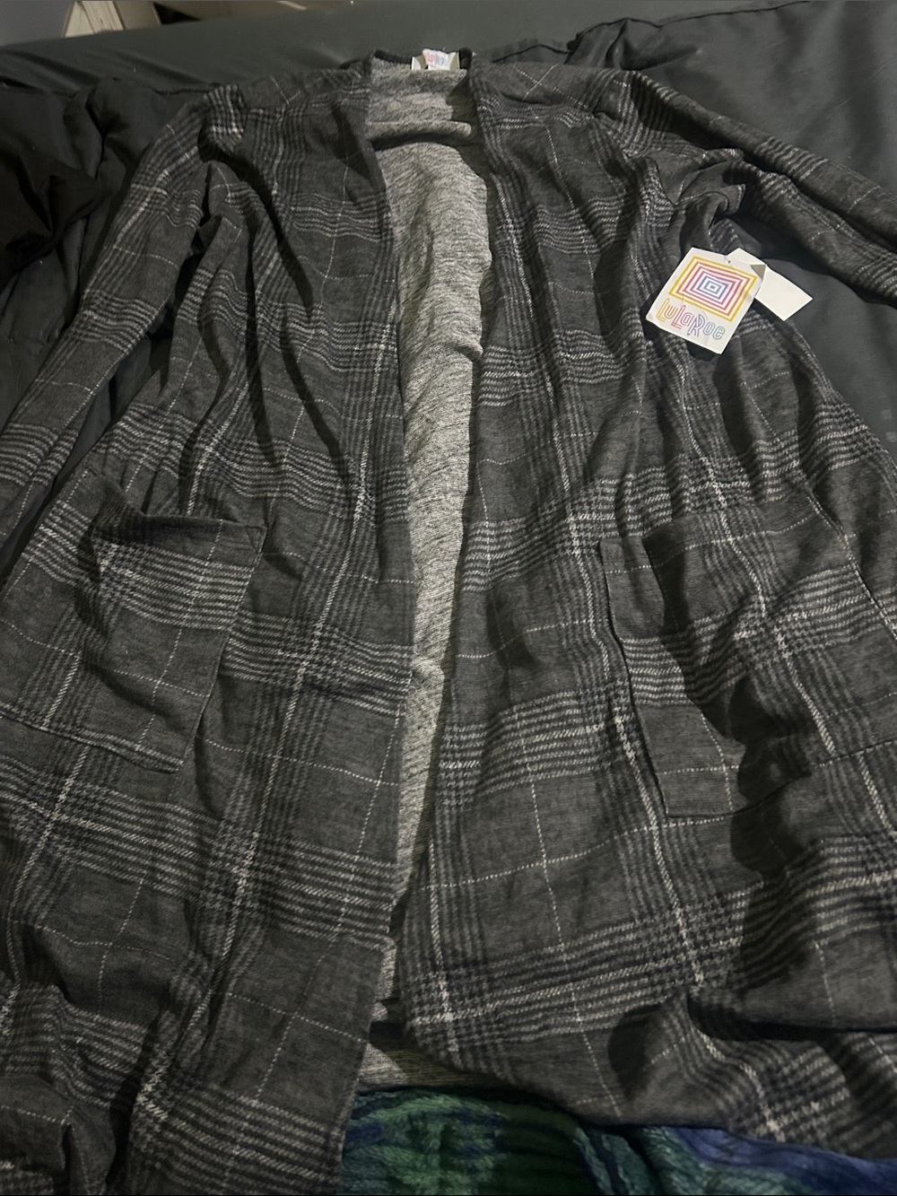 NWT LuLaRoe Sarah Duster Cardigan Size Medium Gray White Plaid